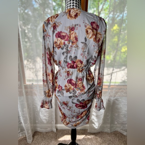 Maurices floral ruched dress 🤍 - Picture 2 of 6